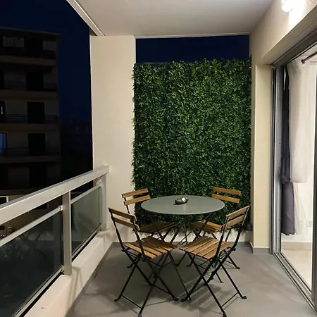 Forum Apartment *
